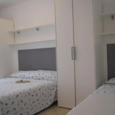 Apartment Colorful With Fenced Garden And Fireplace Bibione
