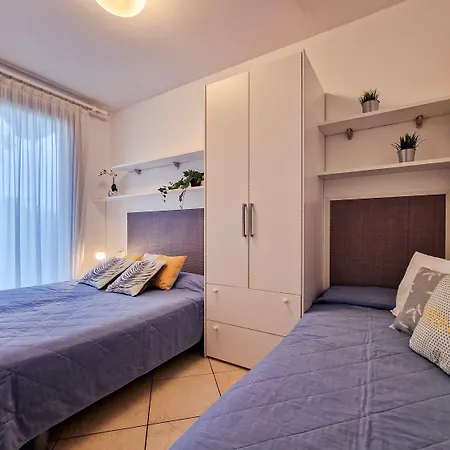 Colourful Flat With A Fenced Garden Appartamento *